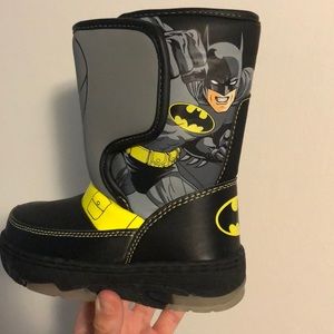 Toddler Boys size 8 Batman snow boot